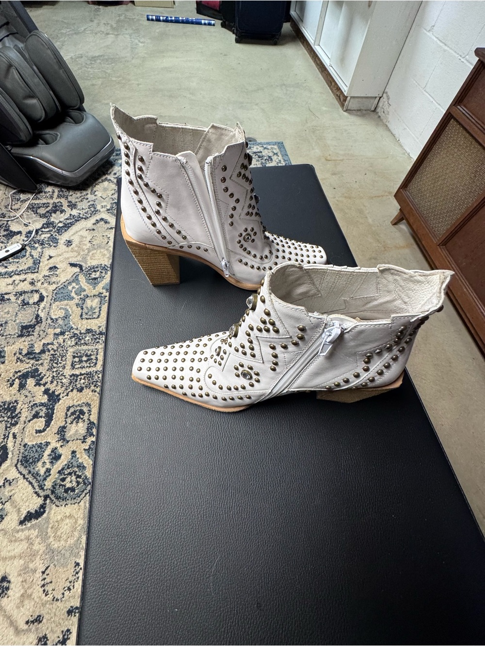 Jeffrey Campbell White Studded Western Ankle Boots - size 9 - Picture 5 of 8